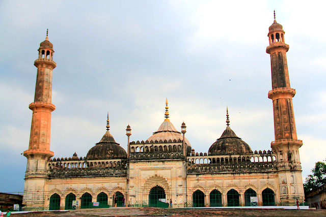 Best and most Famous Street Food - Lucknow and Awadhi food