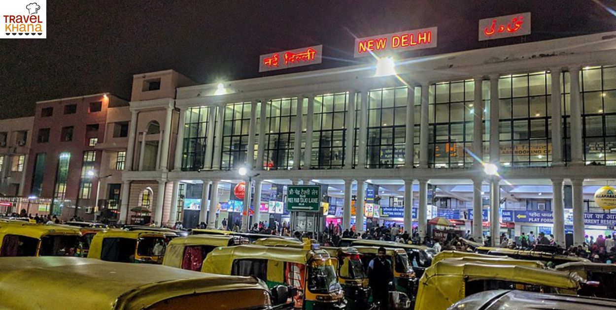 Food Delivery in Train at New Delhi Junction Railway Station